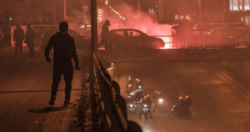Atina Sokakları Adeta Savaş Alanına Döndü