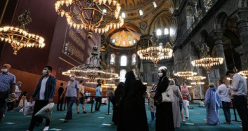 Ayasofya'ya Yoğun İlgi Devam Ediyor