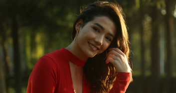 Aybüke Pusat Araba Videosuyla Sosyal Medyayı Salladı
