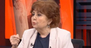 Ayşenur Arslan'ın Laiklik Tartışması Komediye Dönüştü!