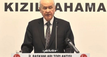 MHP Lideri Devlet Bahçeli Prompter'ın Azizliğine Uğradı
