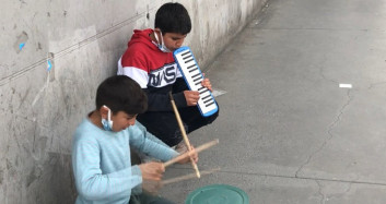 Bahçelievler'de Küçük Çocuktan Kova ile Bateri Şov