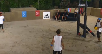 Barış'tan Basketbol Maçında Muhteşem Hareket 