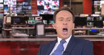 BBC Spikeri Canlı Yayını Unutup Ağzı Açık Esnedi