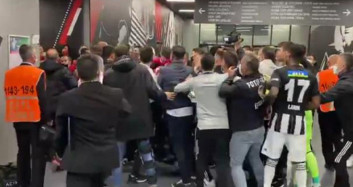 Beşiktaş Stadında Koridorları İnleten Kavganın Net Görüntüleri Ortaya Çıktı