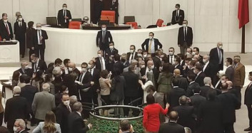 TBMM'de Kavga Çıktı!