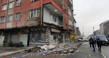 Sultangazi'de Bina Çöktü!