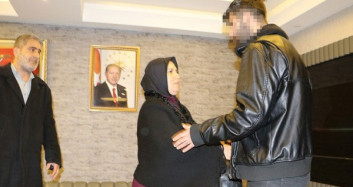 HDP Önünde Eylem Yapan Bir Diyarbakır Annesi Daha Evladına Kavuştu