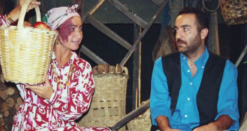 Bir Demet Tiyatro Star TV'de