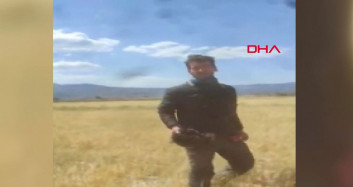 Burdurlu Çiftçi Ve Kanadalı Paraşütçü Arasındaki Diyalog Gülümsetti