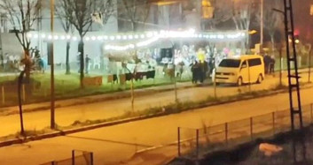 Bursa'da Koronavirüse Rağmen Sokak Düğünü