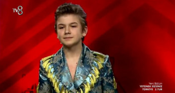 Zeki Müren'in Sesine Olan Benzerliği Herkesi Şoke Etti!
