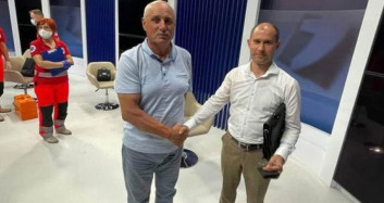 Canlı Yayında Eski Diplomatlar Birbirlerine Girdi