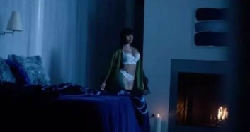 Cardi B'nin Erotik Videosu Sosyal Medyayı Salladı!