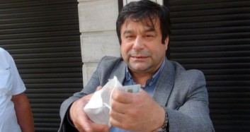 Ceza Yiyince Cebindeki Maskeyi Yırtıp Attı