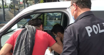 Ceza Kesen Polisten Makas Almaya Çalıştı
