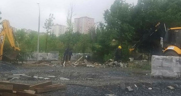CHP’li Beylikdüzü Belediyesi Boyları 7-8 Metreyi Bulan 160 Ağacı Söktü!