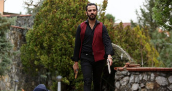 Vartolu 'Nikah Masası' şarkısını duyunca ortalığı fena dağıttı!