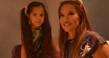 Demet Akalın Kızı Hira İçin 270 Bin TL'lik Minibüs Aldı