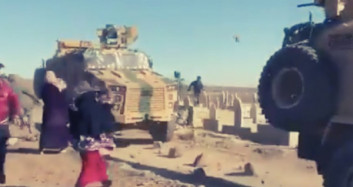 Terör Örgütü PKK/YPG Yandaşlartı Rus Zırhlısına İşgal Girişiminde Bulundu