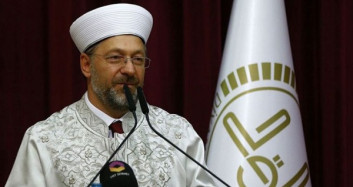 Diyanet İşleri Başkanı Erbaş'tan Tepki Çeken Ziyaret