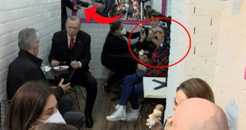 Dondurmacıda İlginç Anlar! Cumhurbaşkanı Erdoğan'ın Korumaları Bakın Ne Yaptı