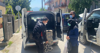 Düzce’de Polisin Kurduğu Özel Ekip Yaşlılara Yardımcı Oluyor