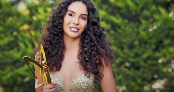 Hercai Dizisinin Başrol Oyuncusu Ebru Şahin En İyi Kadın Oyuncu Seçildi