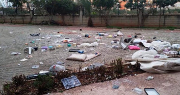 Evdeki Eşyaları Camdan Atan Adam İki Saat Sonra Soyunup İntihara Kalkıştı