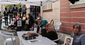 Evlat Nöbeti Devam Ediyor 'Çocuklarımızı Almadan Buradan Gitmeyeceğiz'
