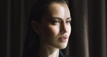 Fahriye Evcen, Oğlu Karan'a İngilizce Şarkı Söyledi