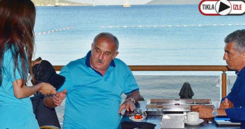 Faik Öztürk’ün Tavlada Yenilince Tansiyonu Çıktı
