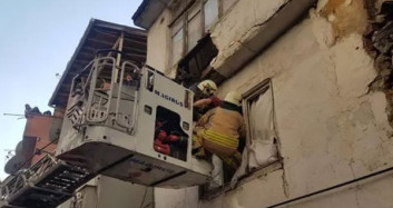 Fatih'te Bina Çöktü 