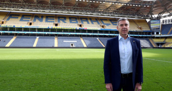 Fenerbahçeli Yöneticinin Sözleri Stüdyoyu Karıştırdı!