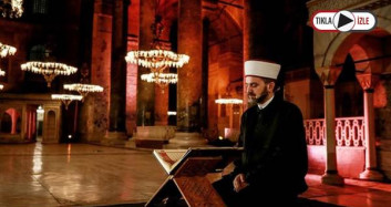 Ayasofya'da Fetih Suresi Okundu
