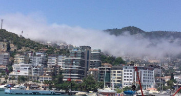 Finike Bulutlara Vatandaşlar Kameralara Sarıldı