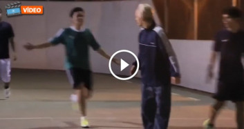 Futbol Sihirbazı Yaşlı Adam Kılığına Girerse
