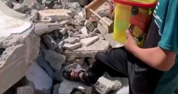 Gazzeli Çocuğun Enkaz İçinde Görüntüleri Yürekleri Yaktı