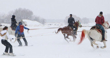 Geleneksel ve Modern Birleşti: Dörtnala Kayak ve Snowboard