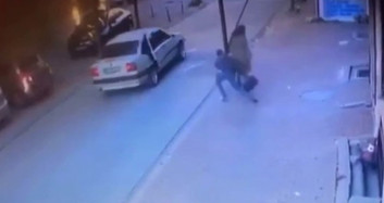 Genç Kadına Kapkaç Şoku!