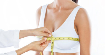 Göğüsleri Alay Konusu Olan Kadın Kampanya Başlattı