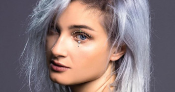 Güliz Ayla Direk Dansıyla Sosyal Medyayı Salladı