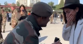 Gözde Çığacı’ya Asker Sevgilisi Tümer Gülümserler'den Sürpriz Evlilik Teklifi