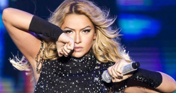 Hadise, Reymin'in Derdim Olsun Şarkısıyla Dans Etti Sosyal Medya Sallandı 