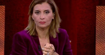 Hande Fırat Canlı Yayında Rahatsızlandı	