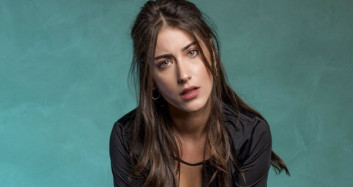 Hazal Kaya: Kan Testinden Sonra Hamile Olduğumu Öğrendim