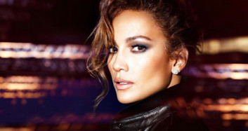 Jennifer Lopez Plaj Paylaşımıyla Dikkat Çekti