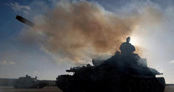 Hindistan'da Korkutan Tank Gösterisinde Korku Dolu Anlar Yaşandı