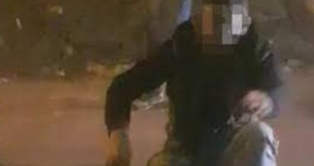 Hırsızı Yakaladı Üzerine Oturdu