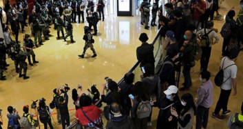 Hong Kong'da Hükümet Karşıtı Gösteri